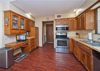 14906 W 94th St, Lenexa, KS 66215 - photo 4