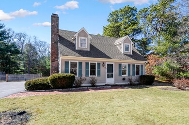 16 Victoria Cir, Mashpee, MA 02649 - photo 2