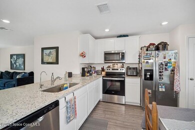 02_966SEStageSt_5_Kitchen_FlexMLS800x600