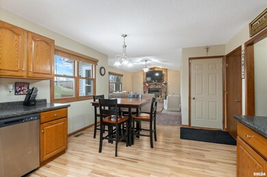 1210 Emerald Woods Ct, Davenport, IA 52806 - photo 4