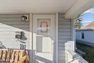 06-1520 Fenwick St-WindowStill-Photograp