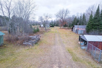 9657 N 5, Gladstone, MI 49837 - photo 2