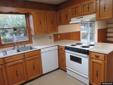 2150 SE Thompson St, Corvallis, OR 97333 - photo 2