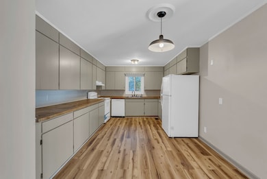 107 Oak St, Sparta, TN 38583 - photo 5