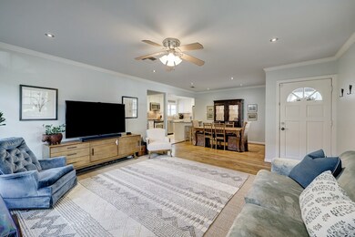 1527 Chantilly Ln, Houston, TX 77018 - photo 6