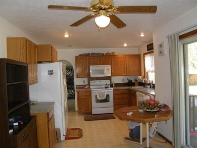 15627 N Sycamore St, Mead, WA 99021 - photo 3