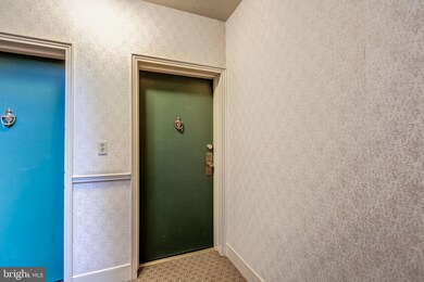 3071 S Buchanan St unit B2, Arlington, VA 22206 - photo 3