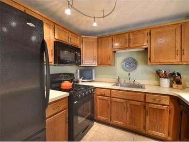 54 Danforth Ct, Haverhill, MA 01832 - photo 5