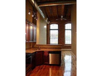 11 Eagle St unit 10-105, Providence, RI 02908 - photo 2