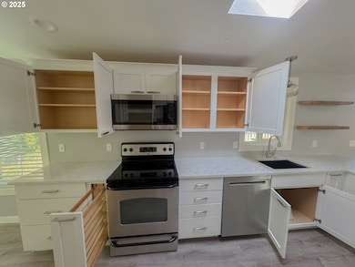 1655 S Elm St, Canby, OR 97013 - photo 5