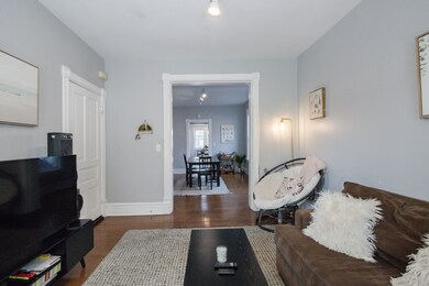 1148 W Addison St unit 2, Chicago, IL 60613 - photo 4
