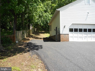 8112 Cedar Run, Waldorf, MD 20603 - photo 2