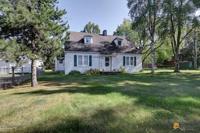 White Clapboard Cape Cod