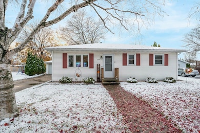 1045 Ardmore Trail, Oshkosh, WI 54904 - photo 3