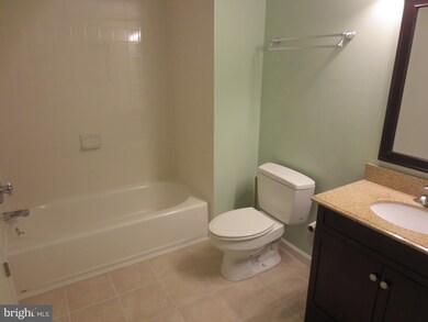 14902 Dunvegan Ct, Silver Spring, MD 20906 - photo 7