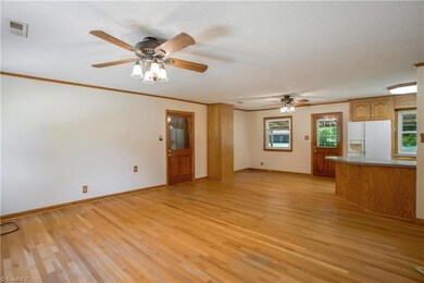 236 Donna Rd, Asheboro, NC 27205 - photo 5