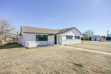 1100 Simpson Dr, Hurst, TX 76053 - photo 2