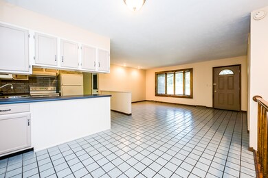 Carey_Mission-dining_living[1]