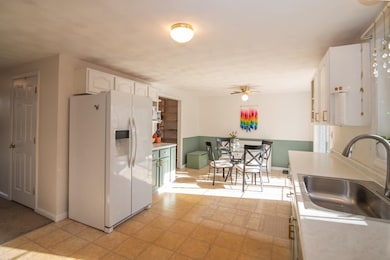 9 Abbey Rd, Raymond, NH 03077 - photo 4