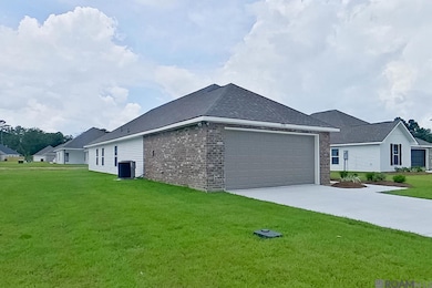 13784 Pinyon Dr, Dennis Mills, LA 70726 - photo 2