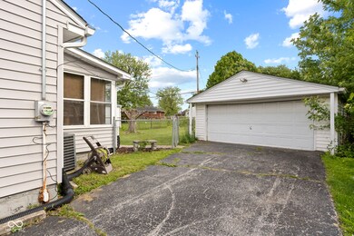 633 Fletcher Ln, Beech Grove, IN 46107 - photo 4