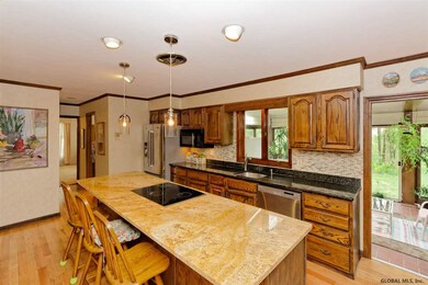 798 Avon Crest Blvd, Schenectady, NY 12309 - photo 7