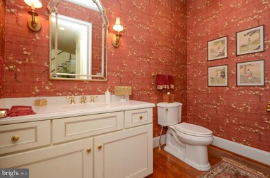 6455 Cloister Gate Dr, Baltimore, MD 21212 - photo 4