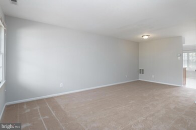 32 Shady Brooke Ln, Swedesboro, NJ 08085 - photo 4