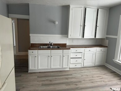 1421 Grand Ave unit 2, Davenport, IA 52803 - photo 3