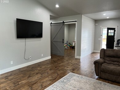 5514 N Fork Siuslaw Rd, Florence, OR 97439 - photo 3