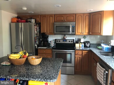 1598 Goldenrain Ct, Reston, VA 20190 - photo 3