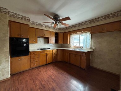 255 N Jefferson St, Berne, IN 46711 - photo 4