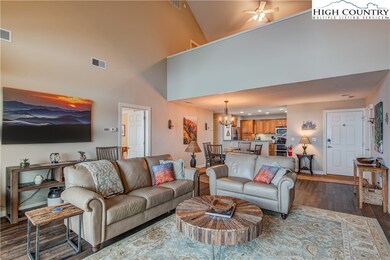 228 Pleasant View unit 8B, Sugar Mountain, NC 28604 - photo 4