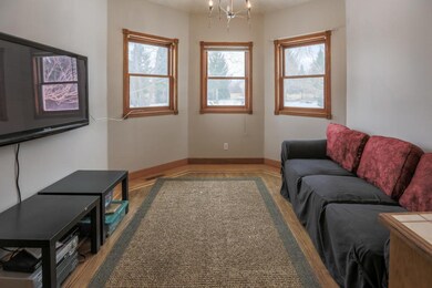 Sitting area in kitchen