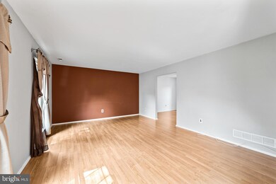 10 W Oleander Dr, Mount Laurel, NJ 08054 - photo 4