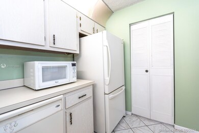 109 Lake Pine Cir unit D-1, Greenacres, FL 33463 - photo 7