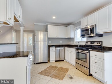 12513 Swirl Ln, Bowie, MD 20715 - photo 3