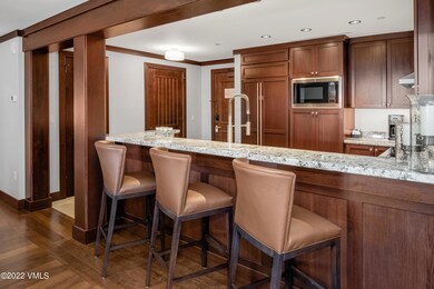 Four Seasons 8101 Kitchen