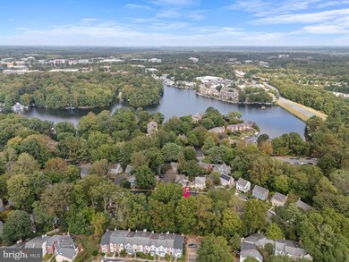 2082 Cobblestone Ln, Reston, VA 20191 - photo 3