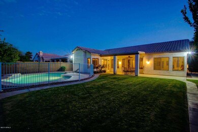 Gorgeous evenings in this backyard!!
