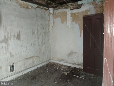 603 N Dukeland St, Baltimore, MD 21216 - photo 6