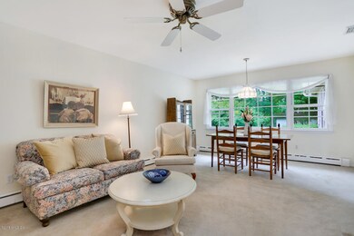 16 Sunshine Ave Riverside CT-large-008-1