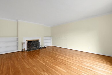 7-web-or-mls-2705-scottwood-rd