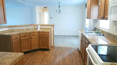 4101 Manor Rd, Columbus, OH 43224 - photo 3