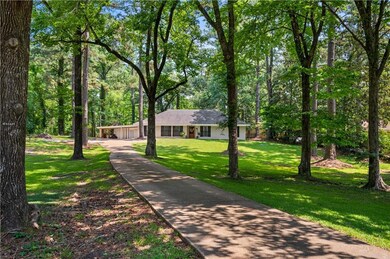 604 Holiday Cir, Pineville, LA 71360 - photo 2