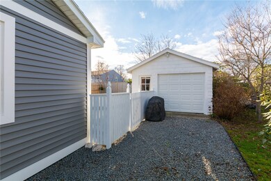 20 Mumford Ave, Newport, RI 02840 - photo 5