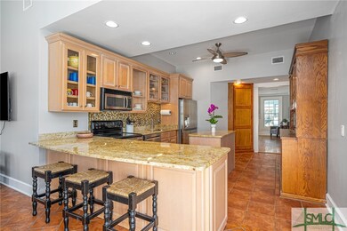 Upstairs - Unit 3 3BR/3BA with Large Screened Porc