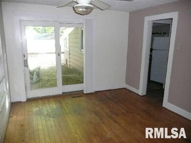 123 9th St, Lincoln, IL 62656 - photo 6