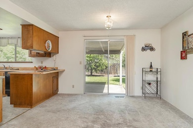 1510 Sunny Circle Listing Pics - Dining