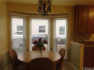 Full bay windows in dinning room